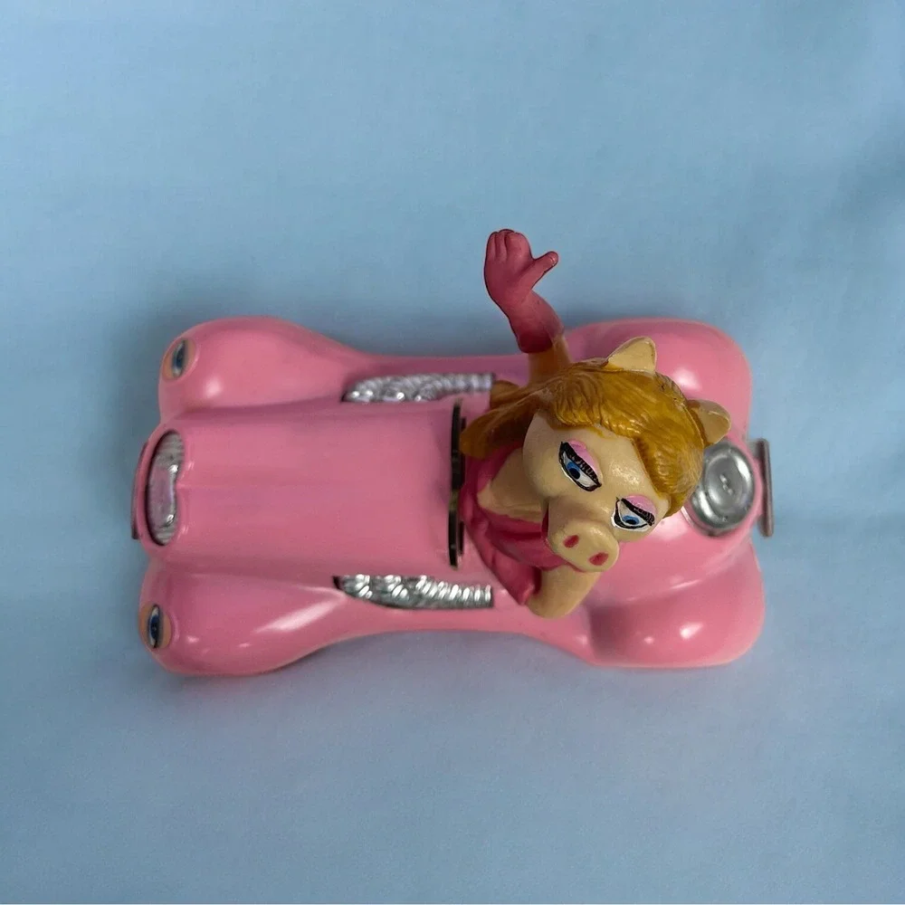 Vintage 1979 Corgi Miss Piggy In Pink Metal Car Jim Henson